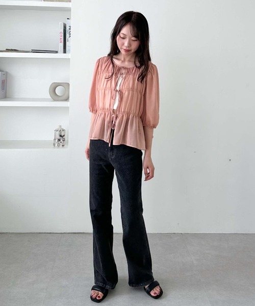 archives（アルシーヴ）の「シャーリングリボン楊柳ブラウス（シャツ/ブラウス・レディース・ブラック/アイボリー/ピンクベージュ/モカ・MEDIUM）」の22枚目の写真