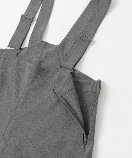 URBAN RESEARCH DOORS（アーバンリサーチドアーズ）の「『UR TECH DRYLUXE』サスペンダーパンツ（サロペット/オーバーオール・レディース・チャコールグレー/ブラック・SMALL/MEDIUM）」の9枚目の写真