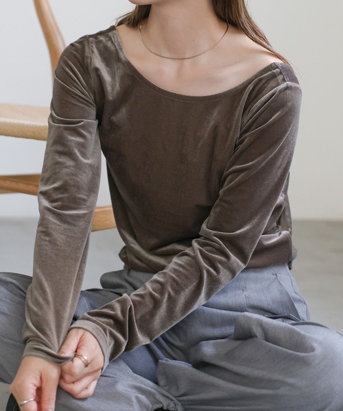select MOCA(セレクトモカ)の「バレエネックベロアトップス(Tシャツ/カットソー・レディース・ブラウン/ネイビー/ベージュ/ダークグレー・FREE/SMALL)」の13枚目の写真