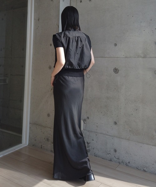 y/m by RIKA（イムバイリカ）の「ナイロンツイルショートベスト（ベスト・レディース・グレー/ブラック・FREE）」の8枚目の写真