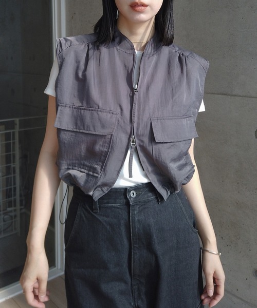 y/m by RIKA（イムバイリカ）の「ナイロンツイルショートベスト（ベスト・レディース・グレー/ブラック・FREE）」の11枚目の写真