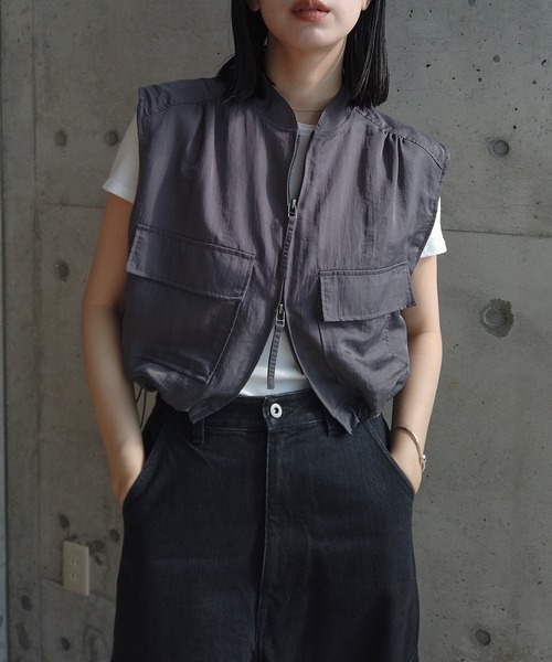 y/m by RIKA（イムバイリカ）の「ナイロンツイルショートベスト（ベスト・レディース・グレー/ブラック・FREE）」の15枚目の写真