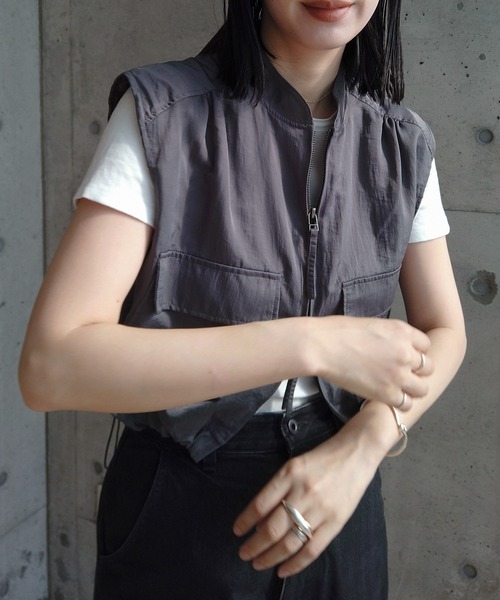 y/m by RIKA（イムバイリカ）の「ナイロンツイルショートベスト（ベスト・レディース・グレー/ブラック・FREE）」の16枚目の写真