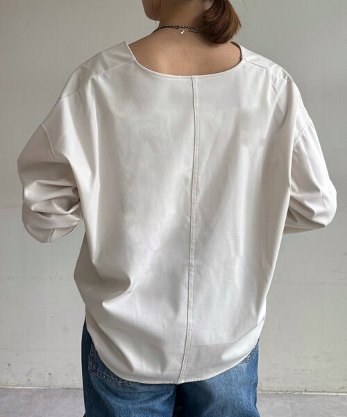 SHENERY(シーナリー)の「コットンナイロンポンチVネックプルオーバー(Tシャツ/カットソー・レディース・ブラック/オフホワイト・FREE)」の4枚目の写真