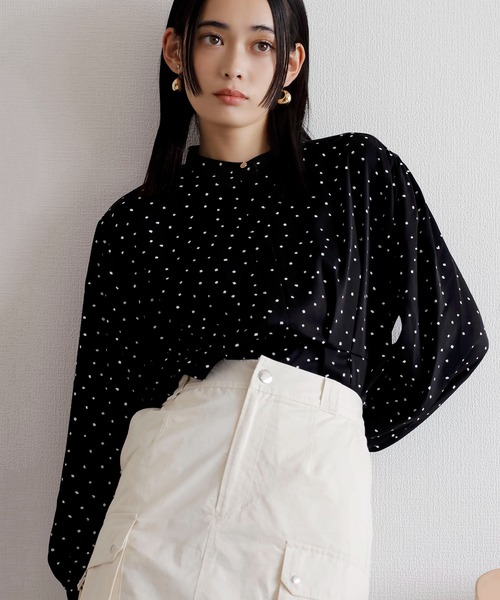 VIS（ビス）の「ウエストタックブラウス/洗える（シャツ/ブラウス・レディース・ブラック/ブラック系その他/オフホワイト/キナリ・L/M/S）」の12枚目の写真