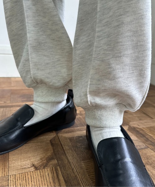 lawgy（ラウジー）の「center line rafu sweat pants / センターラインラフスウェットパンツ（スウェットパンツ・レディース・ヘザーグレー/ブラック/オートミール・FREE）」の6枚目の写真
