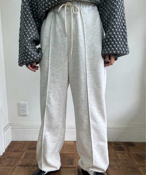 lawgy（ラウジー）の「center line rafu sweat pants / センターラインラフスウェットパンツ（スウェットパンツ・レディース・ヘザーグレー/ブラック/オートミール・FREE）」の5枚目の写真