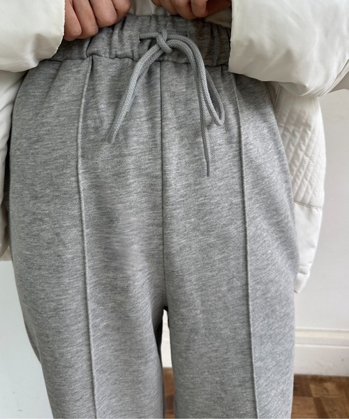 lawgy（ラウジー）の「center line rafu sweat pants / センターラインラフスウェットパンツ（スウェットパンツ・レディース・ヘザーグレー/ブラック/オートミール・FREE）」の8枚目の写真