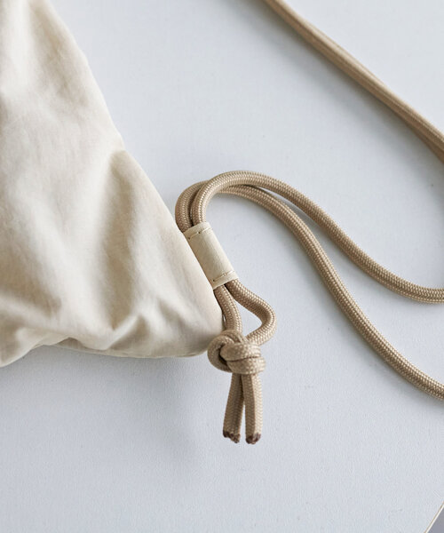 DISCOAT（ディスコート）の「アソートナップサック（バックパック/リュック・レディース・アイボリー/ブラック/カーキ/シルバー・FREE）」の8枚目の写真