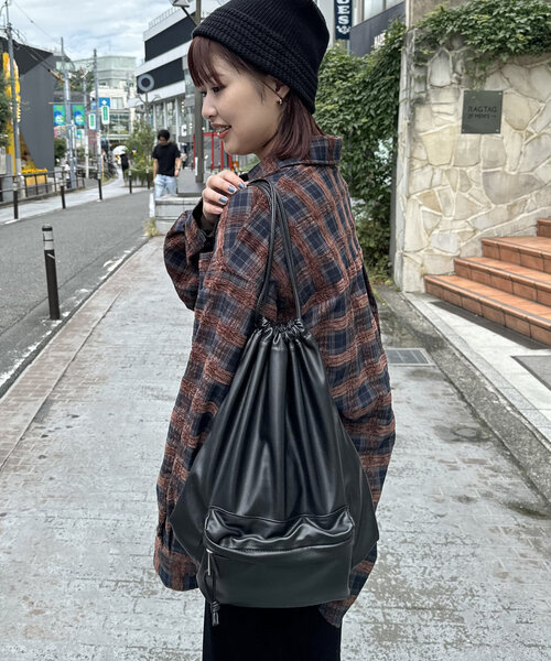 DISCOAT（ディスコート）の「アソートナップサック（バックパック/リュック・レディース・アイボリー/ブラック/カーキ/シルバー・FREE）」の22枚目の写真