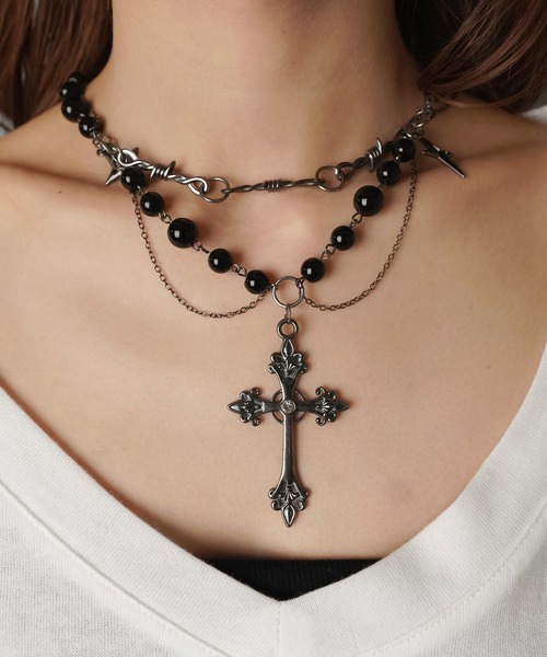 SPINNS(スピンズ)の「ビッグクロスパールネックレス(ネックレス・レディース・シルバー/ブラック・ONESIZE)」の2枚目の写真