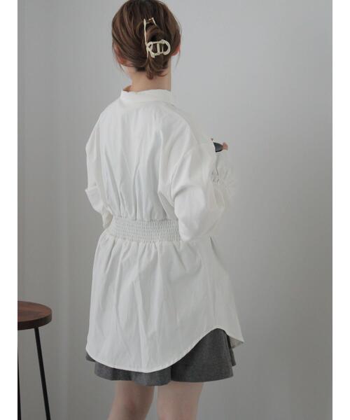 ehka sopo（エヘカソポ）の「ウエストタックロングシャツ（シャツ/ブラウス・レディース・オフホワイト/ネイビー/サックスブルー・F）」の2枚目の写真