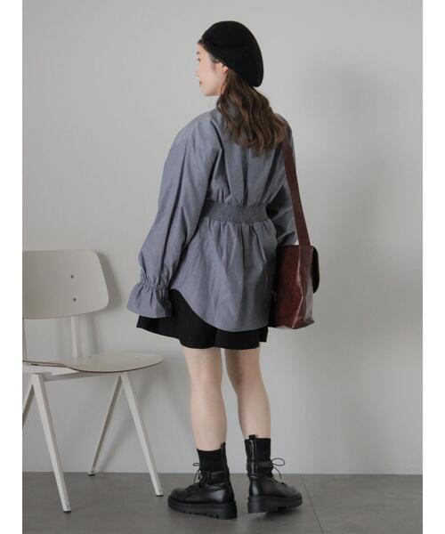 ehka sopo（エヘカソポ）の「ウエストタックロングシャツ（シャツ/ブラウス・レディース・オフホワイト/ネイビー/サックスブルー・F）」の14枚目の写真