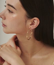 ciite'(シーテ)の大ぶりねじれフープイヤリング  (両耳用)(イヤリング)