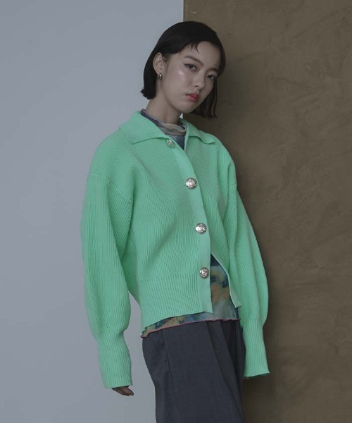 miette（ミエット）の「BIGボタン襟付きニットカーディガン（カーディガン/ボレロ・レディース・アイボリー/チャコール/ミント/ネイビー/ピンク/レッド/イエロー・FREE）」の13枚目の写真