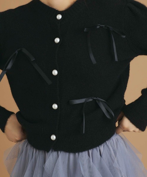 fifth(フィフス)の「リボンパール釦ショートカーディガン(カーディガン/ボレロ・レディース・グレー/ブラック/ホワイト・M)」の9枚目の写真