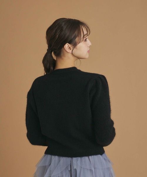 fifth(フィフス)の「リボンパール釦ショートカーディガン(カーディガン/ボレロ・レディース・グレー/ブラック/ホワイト・M)」の6枚目の写真