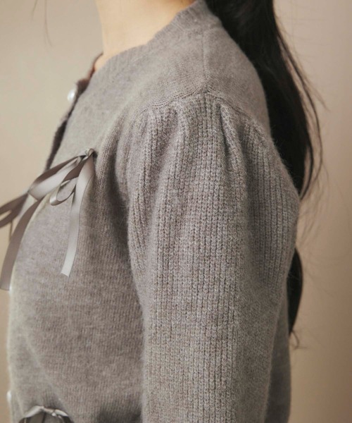 fifth(フィフス)の「リボンパール釦ショートカーディガン(カーディガン/ボレロ・レディース・グレー/ブラック/ホワイト・M)」の15枚目の写真