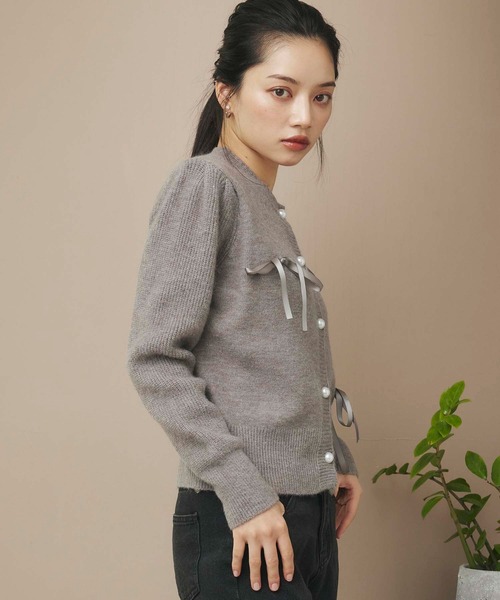 fifth(フィフス)の「リボンパール釦ショートカーディガン(カーディガン/ボレロ・レディース・グレー/ブラック/ホワイト・M)」の14枚目の写真