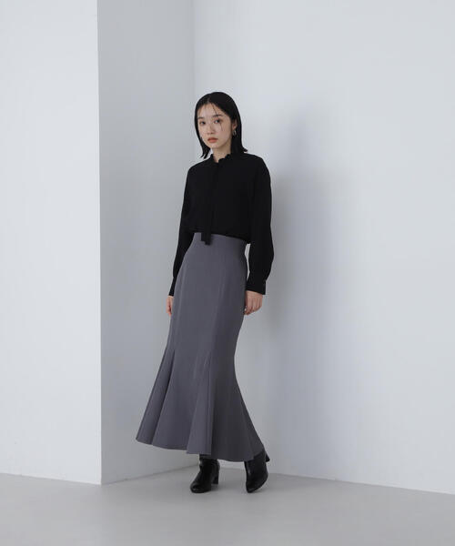 NATURAL BEAUTY BASIC(ナチュラルビューティーベーシック)の「フリルカラーナローボウタイブラウス(シャツ/ブラウス・レディース・オフホワイト/ダークグリーン/ブラック・MEDIUM/SMALL)」の7枚目の写真