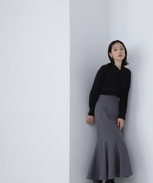 NATURAL BEAUTY BASIC(ナチュラルビューティーベーシック)の「フリルカラーナローボウタイブラウス(シャツ/ブラウス・レディース・オフホワイト/ダークグリーン/ブラック・MEDIUM/SMALL)」の9枚目の写真