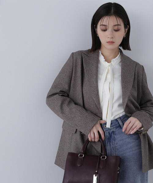 NATURAL BEAUTY BASIC(ナチュラルビューティーベーシック)の「フリルカラーナローボウタイブラウス(シャツ/ブラウス・レディース・オフホワイト/ダークグリーン/ブラック・MEDIUM/SMALL)」の16枚目の写真