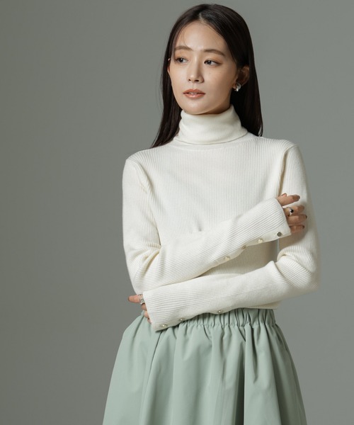 NANO universe（ナノユニバース）の「【WEB限定】洗濯機洗可メタルボタンリブニット（ニット/セーター・レディース・オフホワイト/チャコールグレー/ブラック/ライトグリーン・FREE）」の5枚目の写真