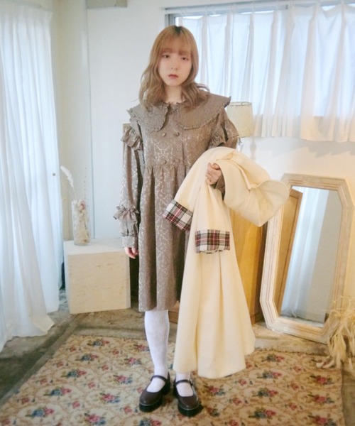 kutir(クティール)の「【クティールとレトロ】フリル襟ジャガードミニワンピース(ワンピース・レディース・ボルドー/ネイビー/モカ・FREE)」の4枚目の写真
