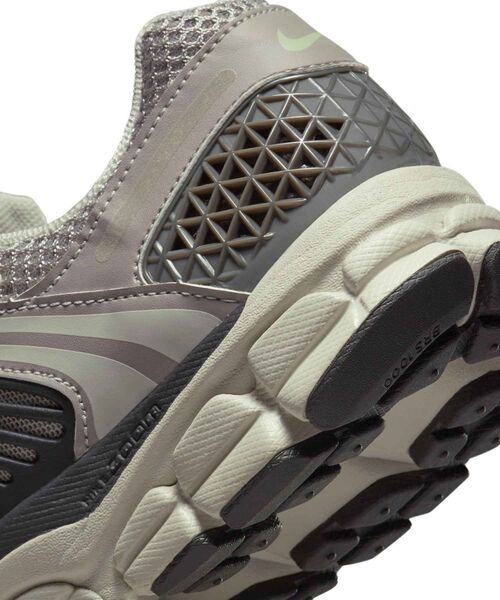 セール】ナイキ ズーム ボメロ 5 ウィメンズシューズ / Nike