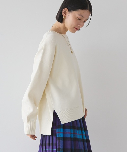AMERICAN HOLIC(アメリカンホリック)の「袖ボリュームサイドスリットニットプルオーバー(ニット/セーター・レディース・ネイビー/アイボリー/ラベンダー/ライトイエロー/ライトグレー系2・M/L)」の1枚目の写真