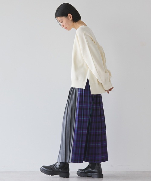 AMERICAN HOLIC(アメリカンホリック)の「袖ボリュームサイドスリットニットプルオーバー(ニット/セーター・レディース・ネイビー/アイボリー/ラベンダー/ライトイエロー/ライトグレー系2・M/L)」の9枚目の写真