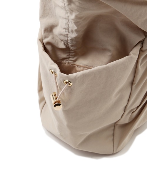 NATURAL BEAUTY BASIC(ナチュラルビューティーベーシック)の「◇ギャザリングライトトートバッグ(トートバッグ・レディース・ブラック/グレー/ベージュ・フリ-)」の15枚目の写真