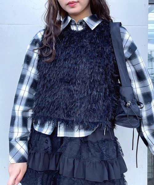 AS KNOW AS plus（アズノゥアズプラス）の「●ふわふわアソートデザインベスト(フェザー、フリンジ）（ベスト・レディース・グレー系/アイボリー系/グレー系その他/ブラック系その他/ピンク系/グレー系1/アイボリー系1・FREE）」の22枚目の写真