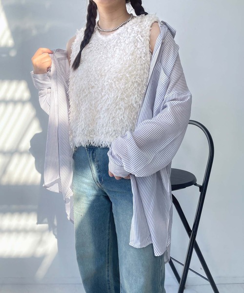 AS KNOW AS plus（アズノゥアズプラス）の「●ふわふわアソートデザインベスト(フェザー、フリンジ）（ベスト・レディース・グレー系/アイボリー系/グレー系その他/ブラック系その他/ピンク系/グレー系1/アイボリー系1・FREE）」の11枚目の写真