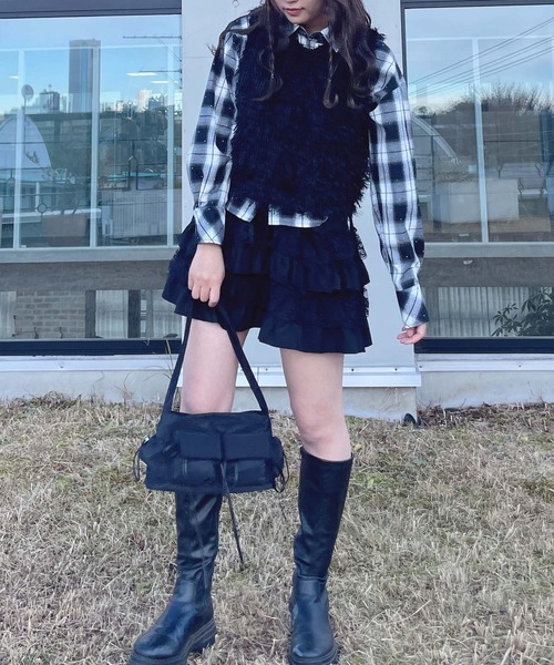 AS KNOW AS plus（アズノゥアズプラス）の「●ふわふわアソートデザインベスト(フェザー、フリンジ）（ベスト・レディース・グレー系/アイボリー系/グレー系その他/ブラック系その他/ピンク系/グレー系1/アイボリー系1・FREE）」の13枚目の写真