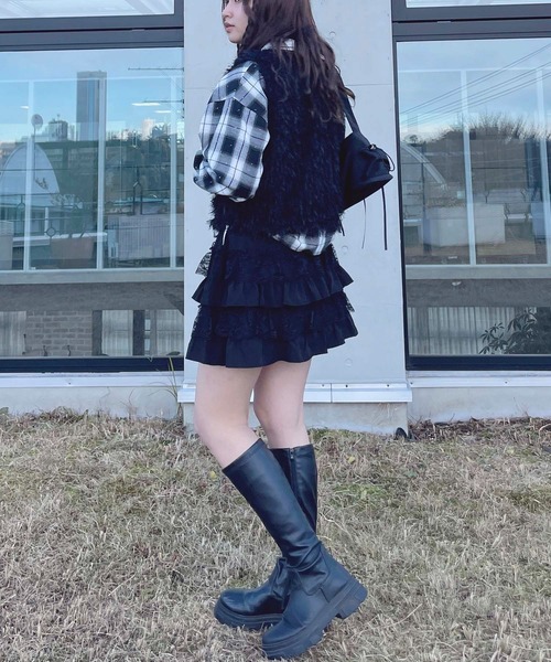 AS KNOW AS plus（アズノゥアズプラス）の「●ふわふわアソートデザインベスト(フェザー、フリンジ）（ベスト・レディース・グレー系/アイボリー系/グレー系その他/ブラック系その他/ピンク系/グレー系1/アイボリー系1・FREE）」の14枚目の写真