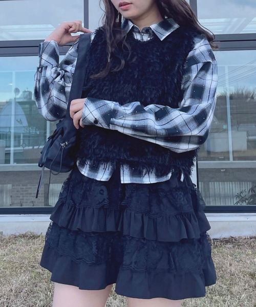 AS KNOW AS plus（アズノゥアズプラス）の「●ふわふわアソートデザインベスト(フェザー、フリンジ）（ベスト・レディース・グレー系/アイボリー系/グレー系その他/ブラック系その他/ピンク系/グレー系1/アイボリー系1・FREE）」の19枚目の写真