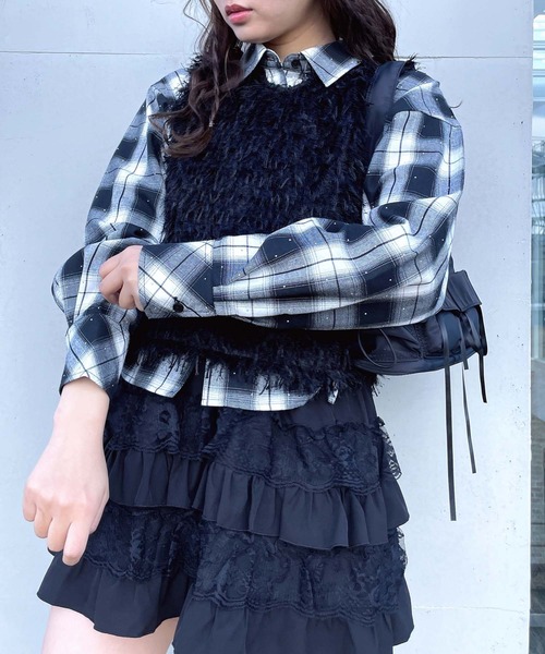 AS KNOW AS plus（アズノゥアズプラス）の「●ふわふわアソートデザインベスト(フェザー、フリンジ）（ベスト・レディース・グレー系/アイボリー系/グレー系その他/ブラック系その他/ピンク系/グレー系1/アイボリー系1・FREE）」の16枚目の写真