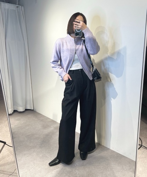 Solace(ソレイス)の「タックワイドパンツ(スラックス・レディース・ブラック/グレー・FREE)」の4枚目の写真
