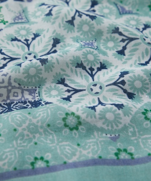 un dix cors（アンディコール）の「パネルプリントタッセル付きストール（ストール/ショール・レディース・グリーン/ネイビー・FREE）」の3枚目の写真