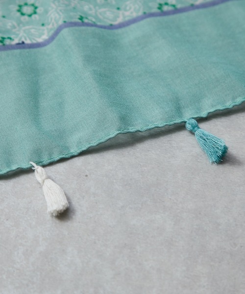 un dix cors（アンディコール）の「パネルプリントタッセル付きストール（ストール/ショール・レディース・グリーン/ネイビー・FREE）」の5枚目の写真