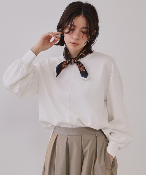 OPAQUE.CLIP（オペークドットクリップ）の「◆ボリュームスリーブトップス【洗濯機洗い可】（Tシャツ/カットソー・レディース・ホワイト/ライトベージュ/グレー/ブラック・38/40/42）」の2枚目の写真