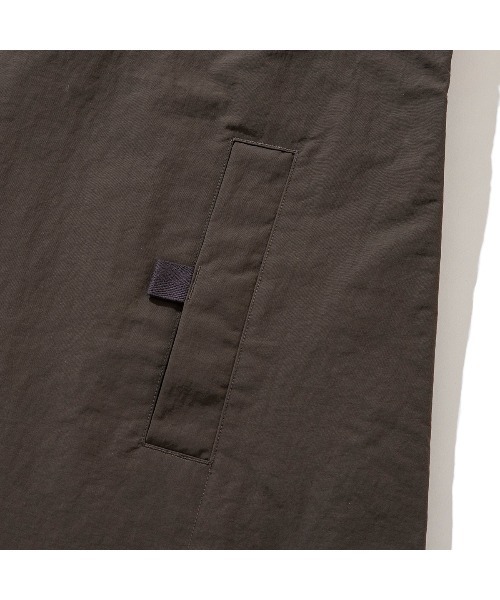 UMBRO(アンブロ)の「UMBRO NYLON FRONT ZIP COAT(アンブロ ナイロン フロントジップ コート)(モッズコート・メンズ・チャコールグレー/ベージュ/グリーン・LARGE)」の7枚目の写真