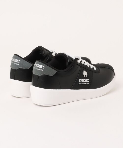 BETTY CLUB（ベティクラブ）の「moz(モズ) 厚底軽量  メタルロゴ スムース×スウェード調スニーカー（スニーカー・レディース・ブラック/ライトブルー/ホワイト・22.5cm/23.0cm/23.5cm/24.0cm/24.5cm）」の4枚目の写真