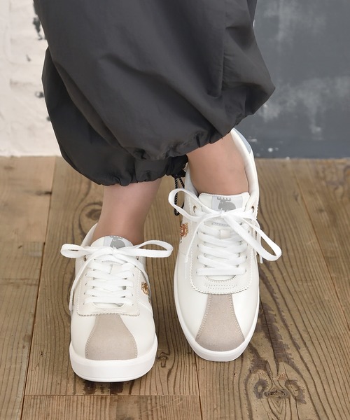 BETTY CLUB（ベティクラブ）の「moz(モズ) 厚底軽量  メタルロゴ スムース×スウェード調スニーカー（スニーカー・レディース・ブラック/ライトブルー/ホワイト・22.5cm/23.0cm/23.5cm/24.0cm/24.5cm）」の13枚目の写真