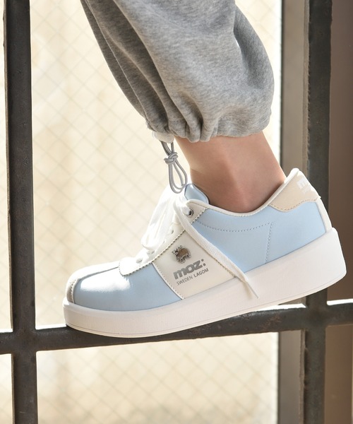 BETTY CLUB（ベティクラブ）の「moz(モズ) 厚底軽量  メタルロゴ スムース×スウェード調スニーカー（スニーカー・レディース・ブラック/ライトブルー/ホワイト・22.5cm/23.0cm/23.5cm/24.0cm/24.5cm）」の18枚目の写真