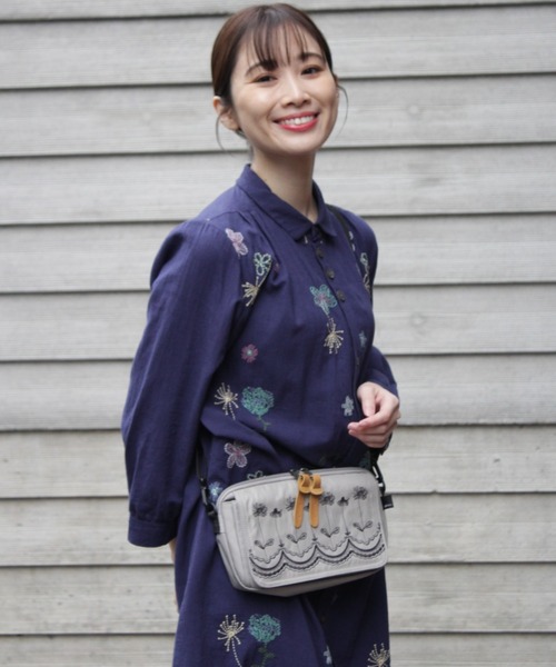SUPER HAKKA（スーパーハッカ）の「「glanta」フラワースカラップ刺繍ウォレットショルダーバッグ（ショルダーバッグ・レディース・ブラック/グレー/グリーン・FREE）」の13枚目の写真