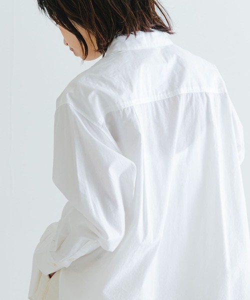 URBAN RESEARCH（アーバンリサーチ）の「レギュラーカラーフリルシャツ（シャツ/ブラウス・レディース・オフホワイト/ブルー/グレー・FREE）」の6枚目の写真