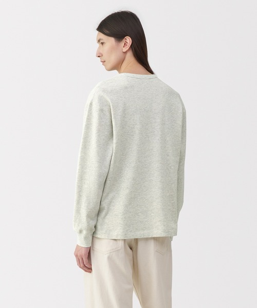 MUJI Labo(ムジラボ)の「〔MUJI Labo〕紳士 昔ながらの製法で編み立てたミニ裏毛クルーネック長袖Tシャツ(Tシャツ/カットソー・メンズ・チャコールグレー/ライトグレー/ブラック・XL/L/M/S)」の18枚目の写真