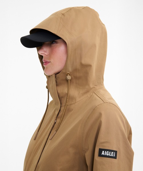 AIGLE(エーグル)の「MTD 防水 透湿 3レイヤー フーデッドコート(マウンテンパーカー・レディース・ダークブルー/キャメル・40/38/36)」の3枚目の写真